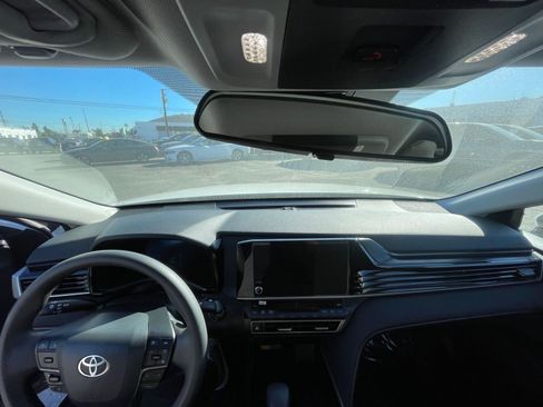 Used 2025 Toyota Camry LE image 33