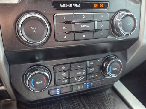 Used 2020 Ford F350 Lariat w/ Lariat Value Package AWD/4WD image 14
