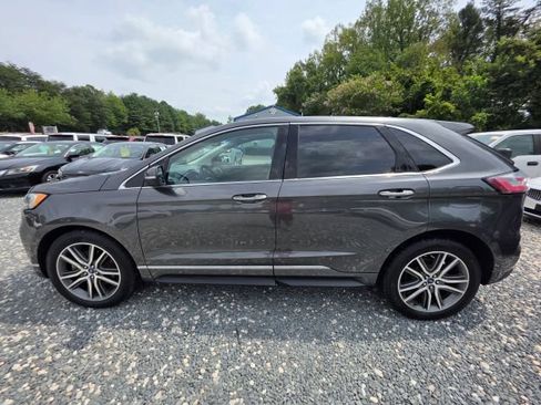 Used 2019 Ford Edge Titanium w/ Equipment Group 301A AWD/4WD image 8