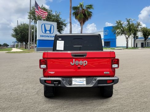 Used 2022 Jeep Gladiator Overland w/ Cold Weather Group AWD/4WD image 5