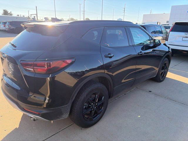 Used 2024 Chevrolet Blazer LT w/ Convenience Package FWD image 3