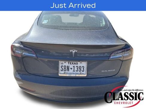 Used 2022 Tesla Model 3 Performance image 4