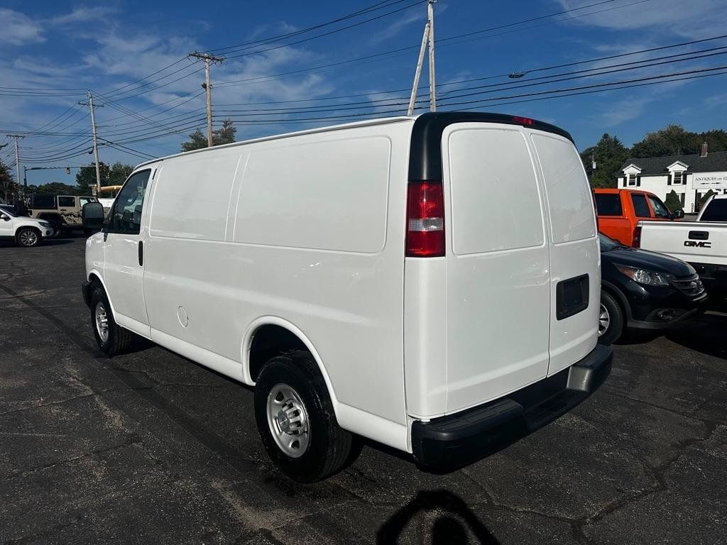 Used 2021 Chevrolet Express 2500 w/ Driver Convenience Package RWD image 3
