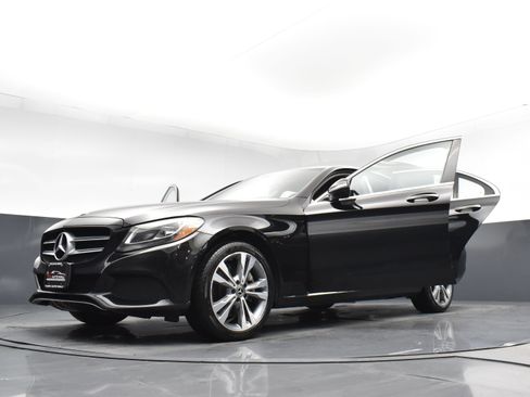 Used 2018 Mercedes-Benz C 300 4MATIC Sedan image 34
