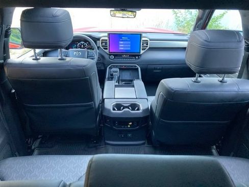 Used 2025 Toyota Sequoia Limited w/ Tow Technology Package AWD/4WD image 32