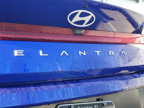 Used 2025 Hyundai Elantra SEL FWD image 7