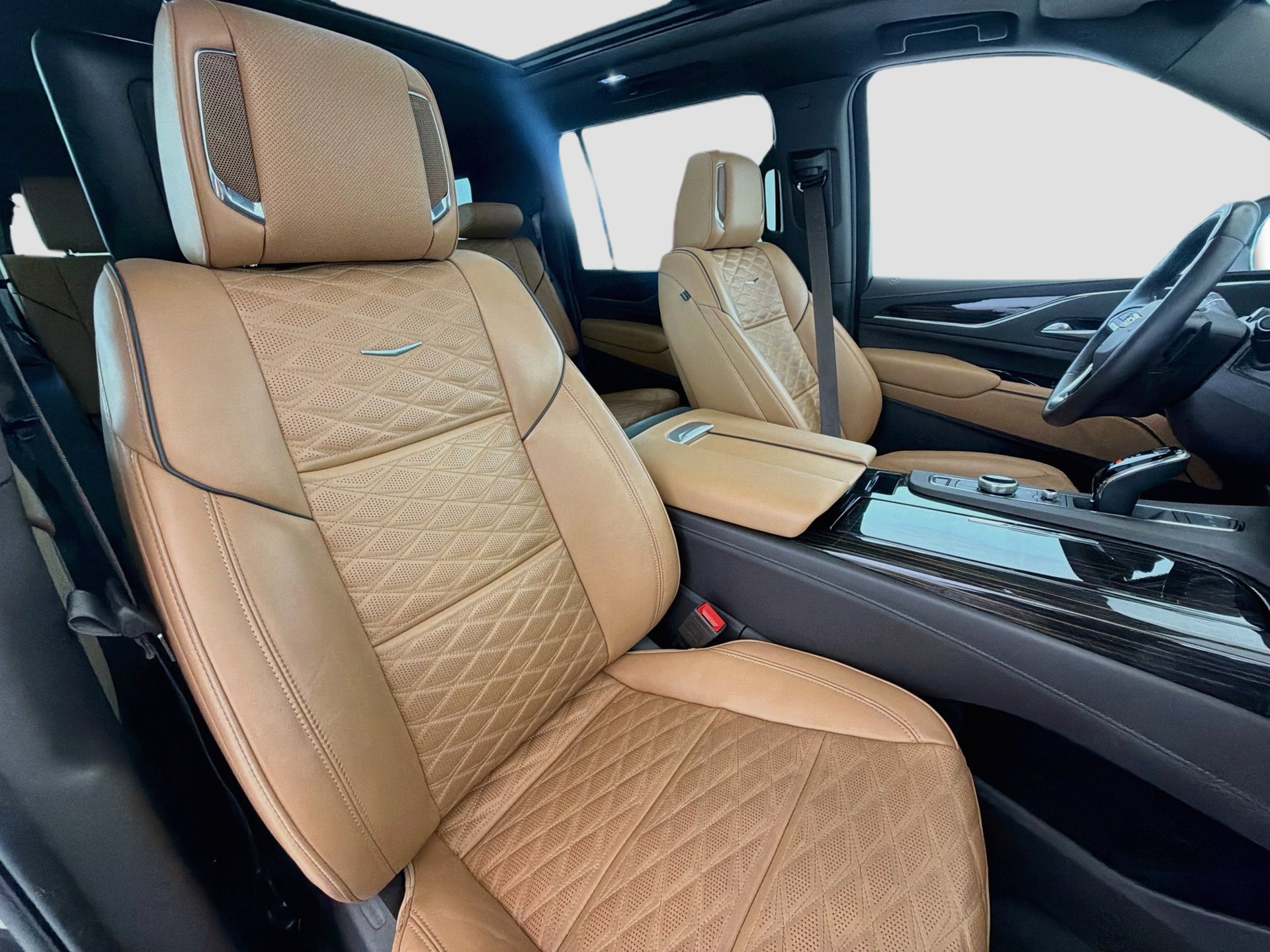 Used 2024 Cadillac Escalade ESV Sport w/ LPO, ONYX Package AWD/4WD image 15