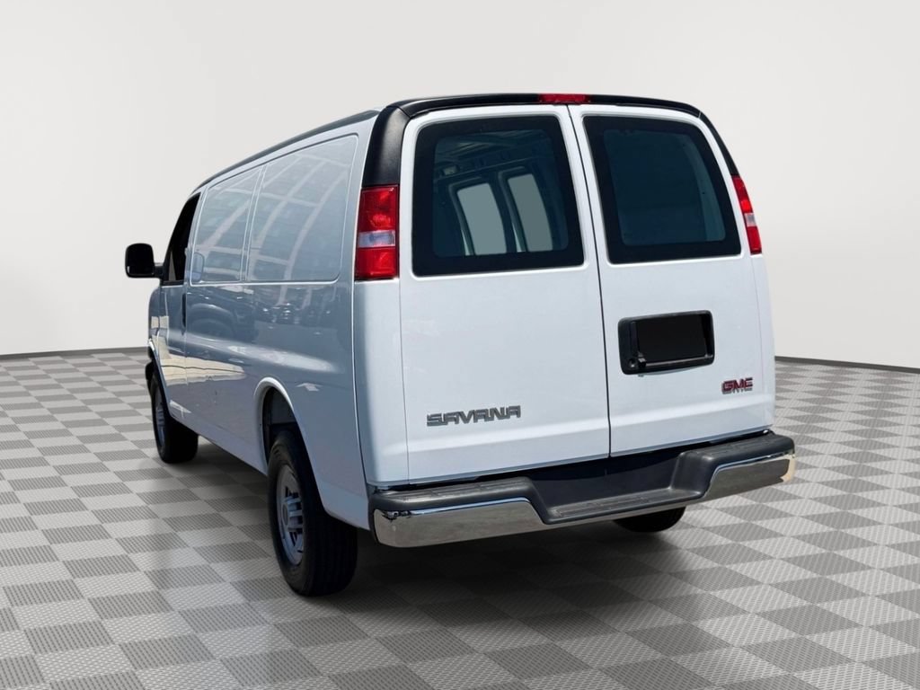 Used 2025 GMC Savana 2500 w/ Driver Convenience Package RWD image 5