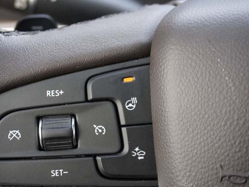 Used 2022 Cadillac Escalade Premium Luxury image 57