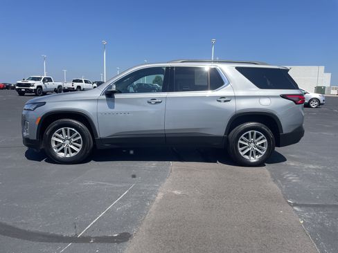 Used 2023 Chevrolet Traverse LT AWD/4WD image 2