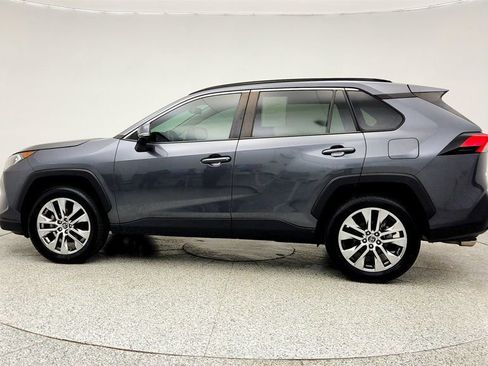 Used 2021 Toyota RAV4 XLE Premium image 8