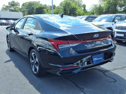 Used 2023 Hyundai Elantra Limited w/ Cargo Package FWD image 9