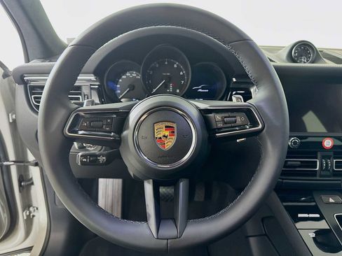 New 2026 Porsche Macan image 15