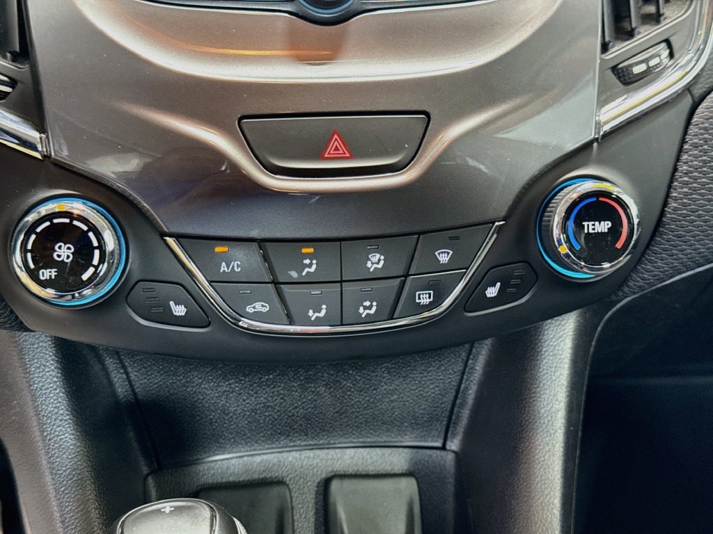 Used 2018 Chevrolet Cruze LT w/ Convenience Package FWD image 15