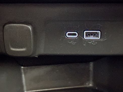 Used 2025 Chevrolet Trax LT image 25