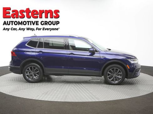 Used 2022 Volkswagen Tiguan SE w/ Panoramic Sunroof Package AWD/4WD image 46