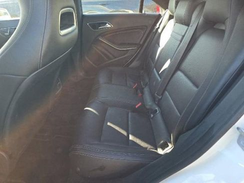 Used 2019 Mercedes-Benz CLA 250 4MATIC w/ Premium Package image 7