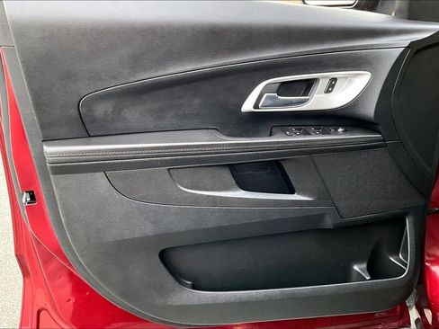 Used 2017 Chevrolet Equinox LT w/ Convenience Package image 22