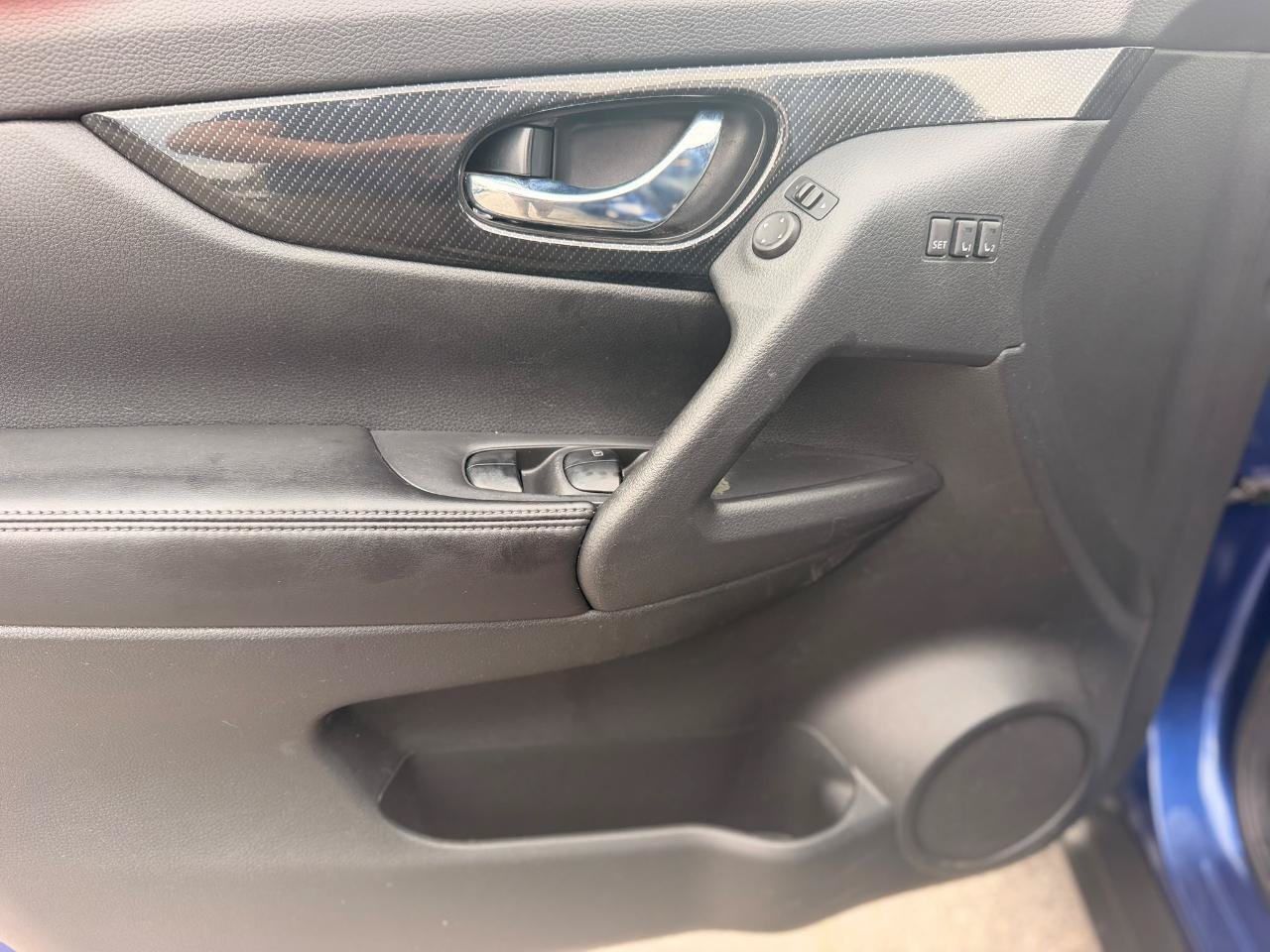 Used 2018 Nissan Rogue SL AWD/4WD image 27