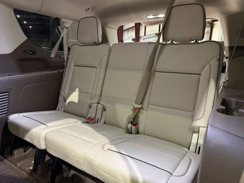 Used 2021 GMC Yukon XL Denali w/ Denali Premium Package image 20