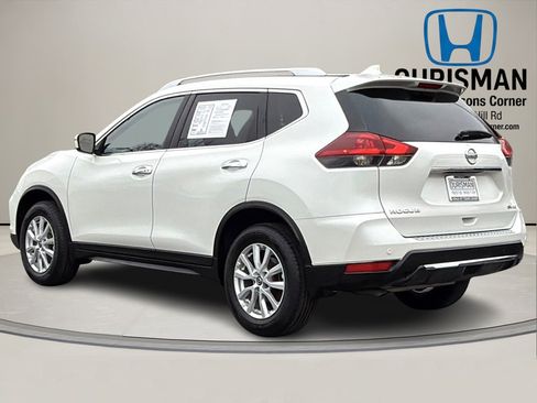 Used 2019 Nissan Rogue SV image 4