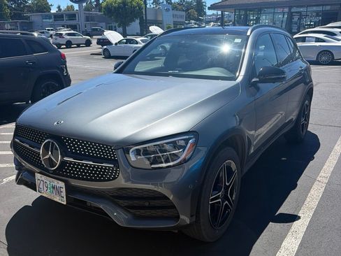Used 2021 Mercedes-Benz GLC 300 4MATIC image 1