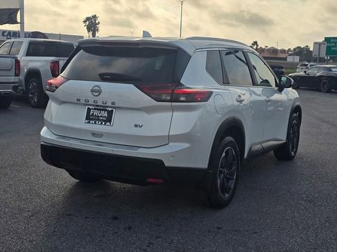 Used 2024 Nissan Rogue SV w/ SV Premium Package FWD image 6