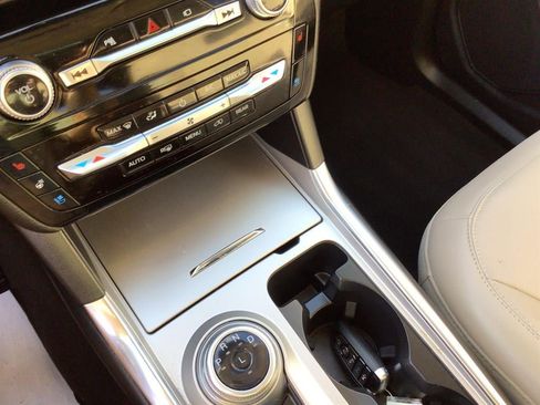 Used 2022 Ford Explorer Limited w/ Equipment Group 301A image 21