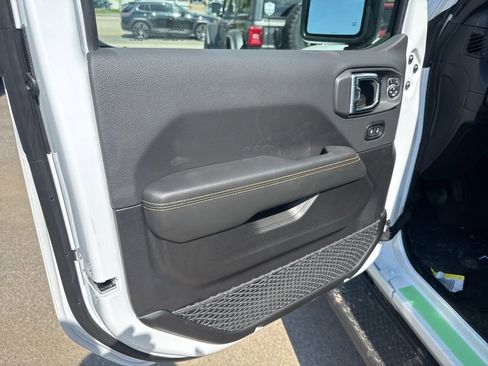 New 2026 Jeep Wrangler Unlimited Sahara AWD/4WD image 19