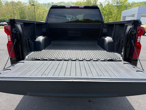 Used 2022 Chevrolet Silverado 1500 LT AWD/4WD image 4