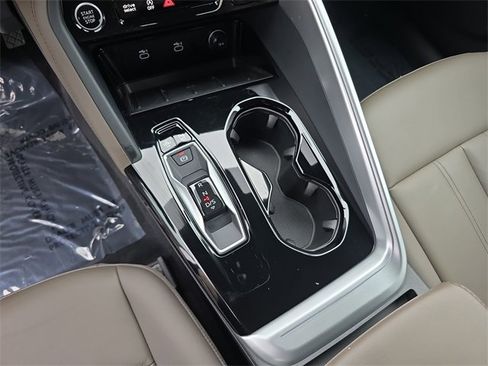 Used 2025 Audi Q5 Premium w/ Convenience Package image 28