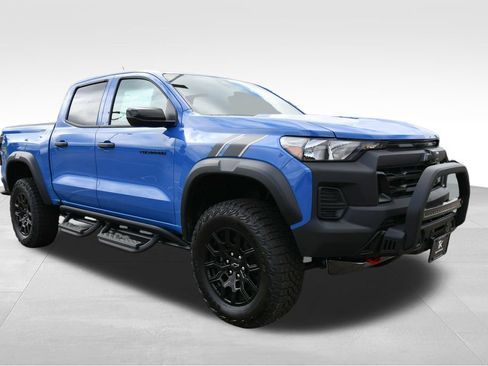 New 2026 Chevrolet Colorado Trail Boss w/ Off-Road Front Bumper Package AWD/4WD image 8