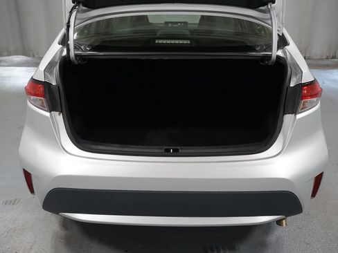 Used 2022 Toyota Corolla LE FWD image 31