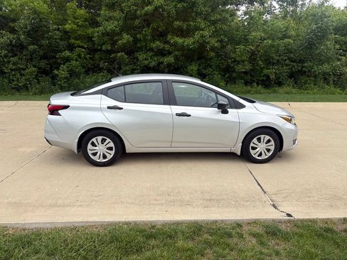 Used 2025 Nissan Versa S w/ Trunk Package FWD image 10