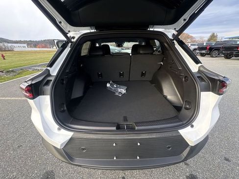 New 2026 Chevrolet Equinox EV LT w/ LPO, Blackout Package image 27