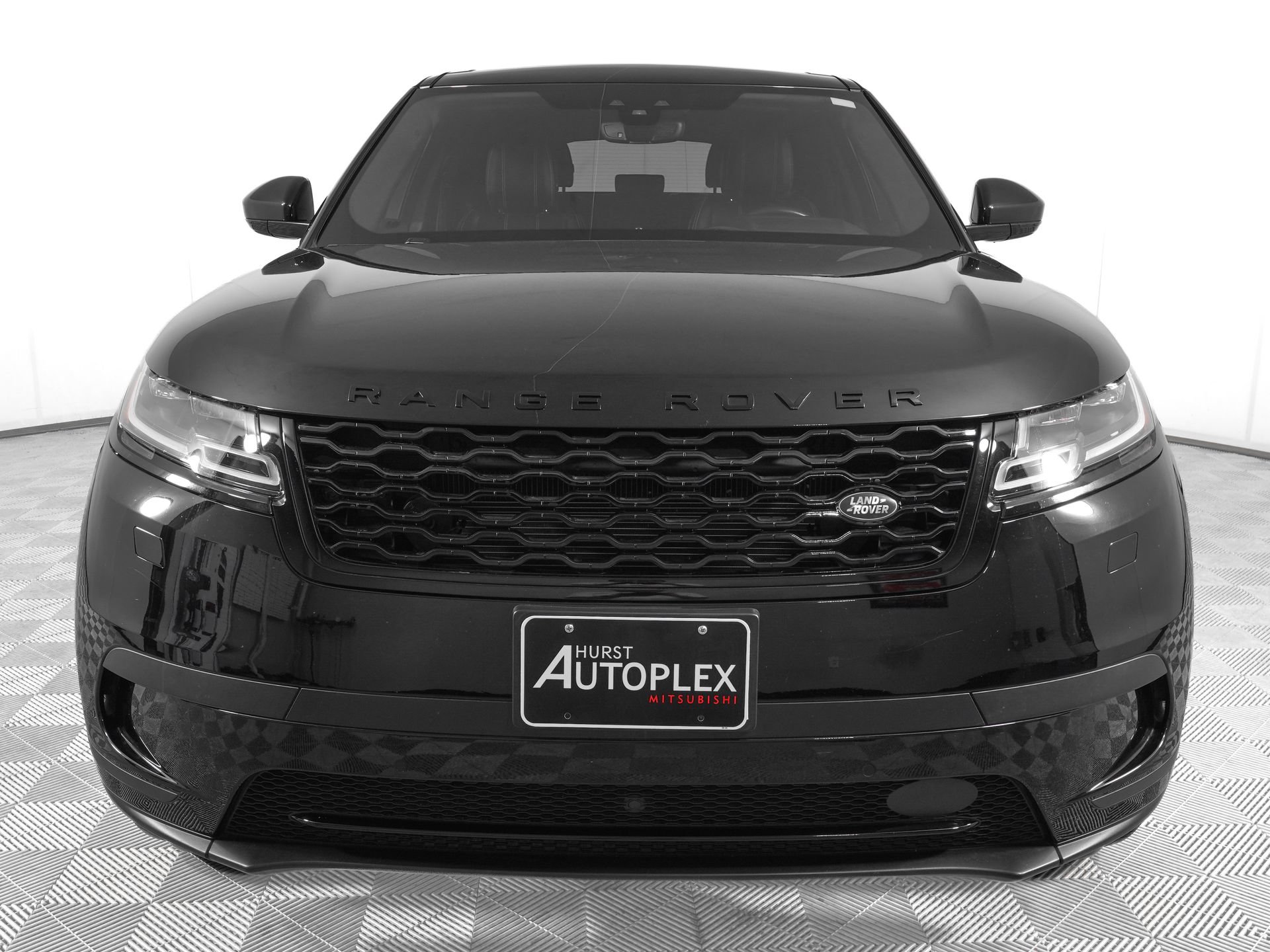 Used 2019 Land Rover Range Rover Velar S AWD/4WD image 2