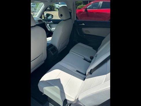 Used 2020 Volkswagen Tiguan S FWD image 4