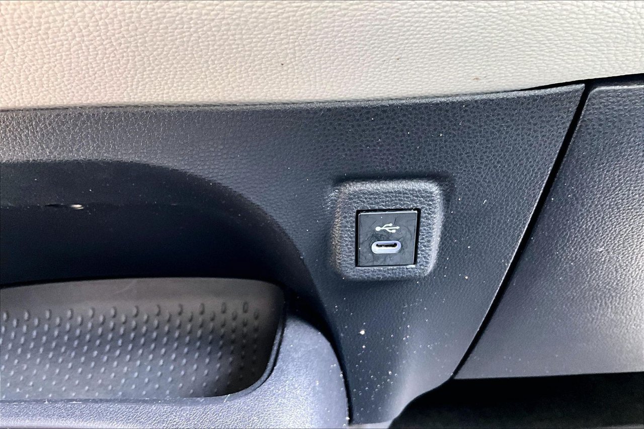 Used 2025 Toyota Corolla LE FWD image 26