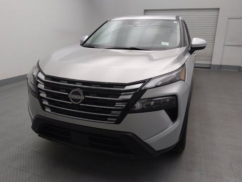 Used 2024 Nissan Rogue SV image 15