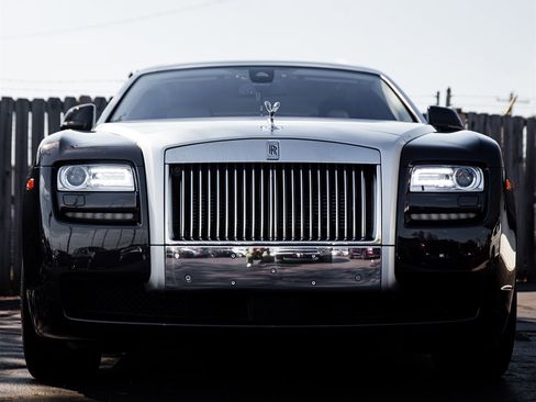 Used 2014 Rolls-Royce Ghost image 2