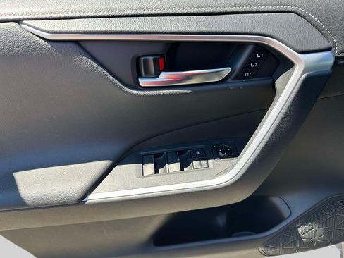 Used 2019 Toyota RAV4 Limited w/ Advanced Technology Package AWD/4WD image 17
