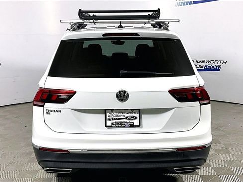 Used 2021 Volkswagen Tiguan SE FWD image 4