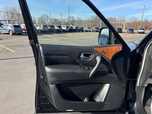 Used 2019 INFINITI QX80 Luxe w/ Proassist Package image 9