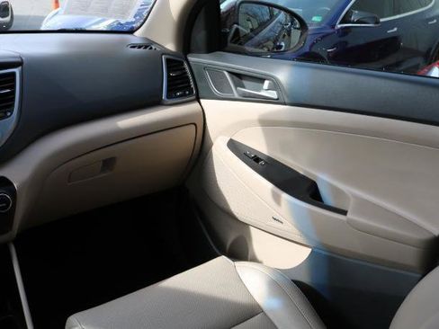 Used 2017 Hyundai Tucson Limited image 19