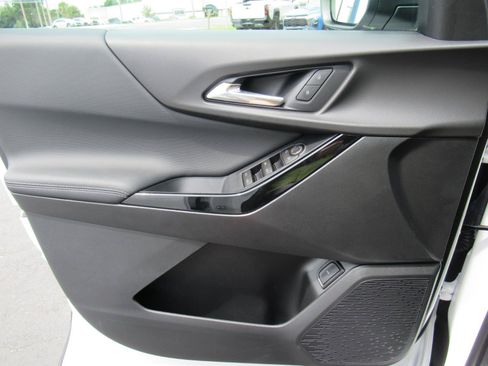 Used 2026 Chevrolet Equinox LT w/ Convenience Package II FWD image 19