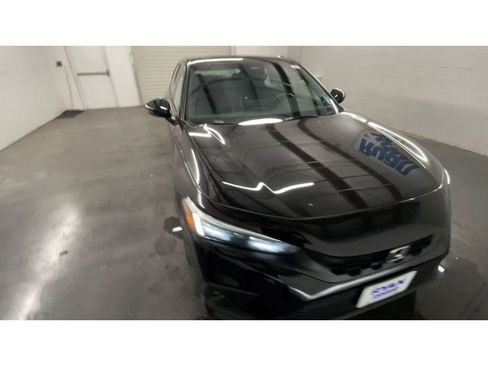 Used 2023 Honda Civic Sport Touring image 3