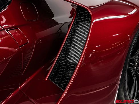 Used 2018 Ford GT RWD image 17