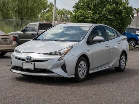 Used 2016 Toyota Prius Two FWD image 3