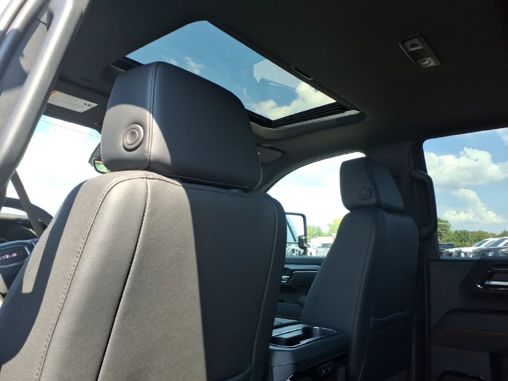 New 2026 GMC Sierra 2500 AT4 w/ Max Trailering Package AWD/4WD image 16