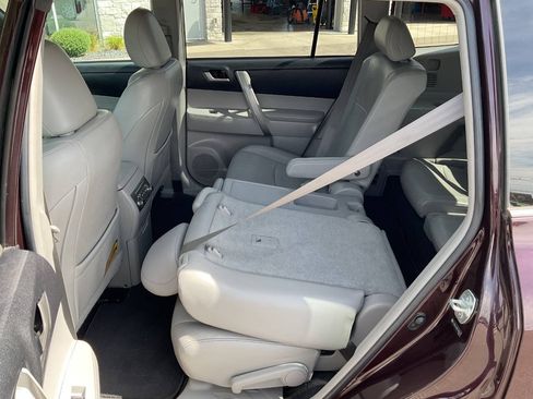 Used 2013 Toyota Highlander SE AWD/4WD image 27